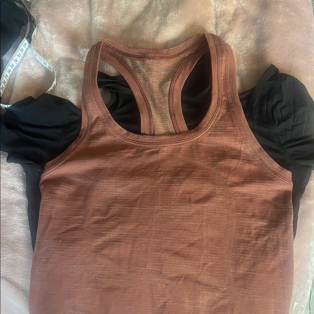 Lululemon Shoulder Cut-Out Yoga T-Shirt EUC - Picture 7 of 10